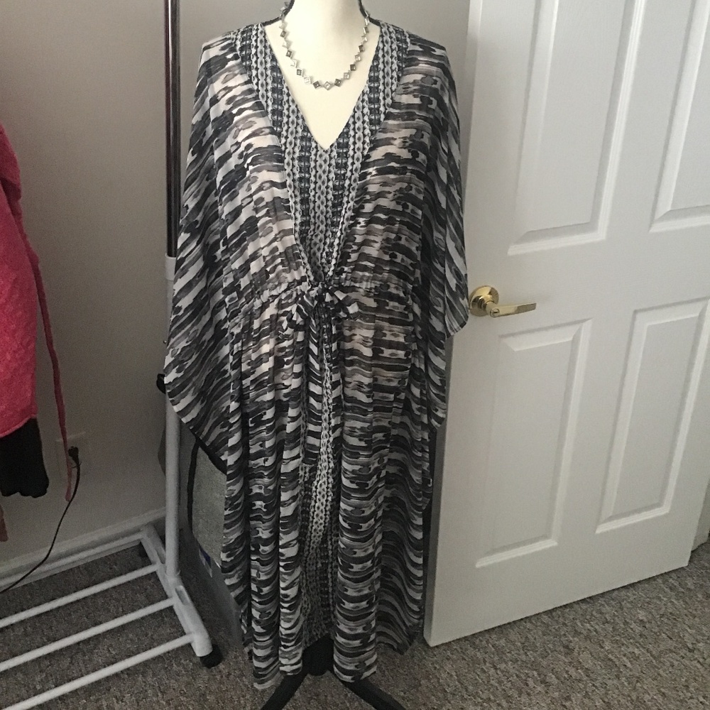 NWOT COLLEEN LOPEZ Kaftan cover  dress grey black print